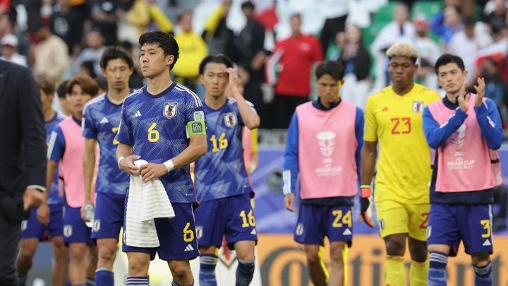 内田篤人と安田理大、惨敗の日本代表に気になる「ムードメーカー不在」。テレビ局のスタッフが気づいた“長友佑都の穴”