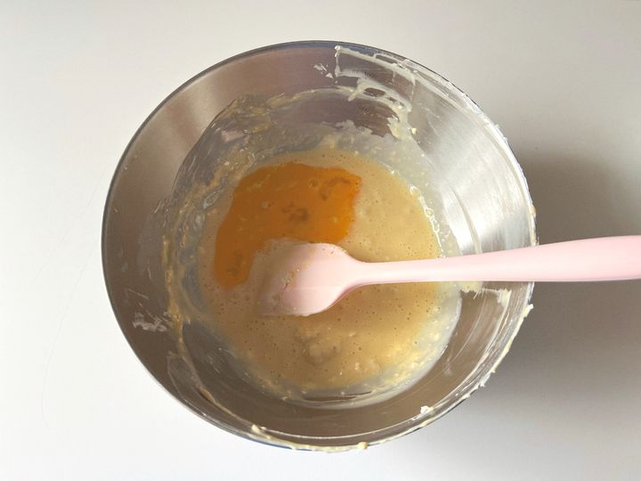 バレンタインに作りたい、濃厚ほろ苦米粉のチョコマフィン【渡辺友美子のコーヒーに合うお菓子のレシピ vol.29 〜レシピで旅するヨーロッパ〜】