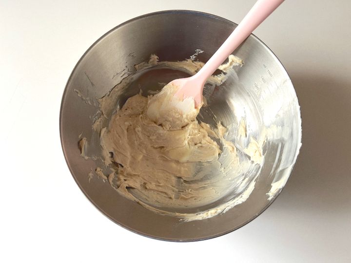 バレンタインに作りたい、濃厚ほろ苦米粉のチョコマフィン【渡辺友美子のコーヒーに合うお菓子のレシピ vol.29 〜レシピで旅するヨーロッパ〜】