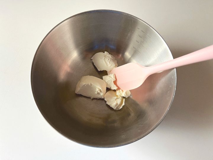 バレンタインに作りたい、濃厚ほろ苦米粉のチョコマフィン【渡辺友美子のコーヒーに合うお菓子のレシピ vol.29 〜レシピで旅するヨーロッパ〜】