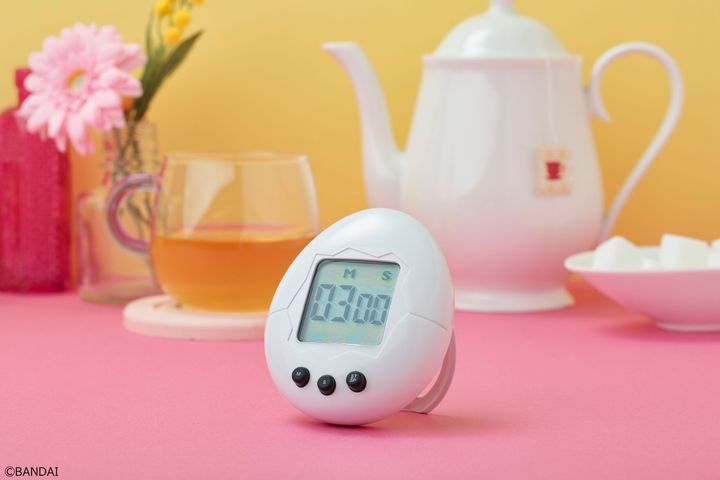 「きゃらタイマーたまごっち 白」（C）BANDAI