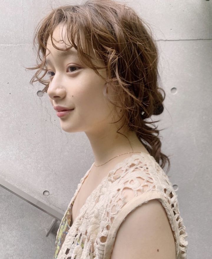 人気美容師が指南！大人も可愛く仕上がる 「ポニーテール」の結び方・巻き方をレングス別に紹介