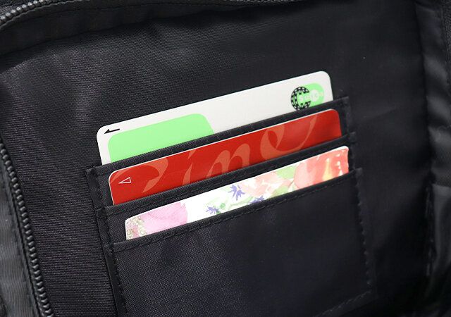  大人に似合う「アクティブボディバッグ」カードポケット