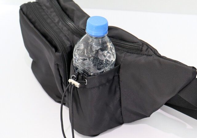  大人に似合う「アクティブボディバッグ」ボトルホルダー
