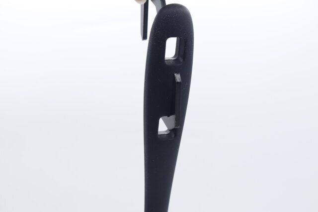 シリコーン調理スプーンにフック穴が2つ付いている