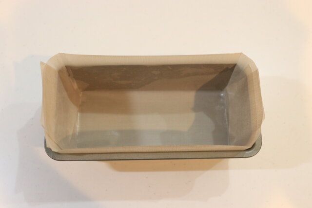 チョコテリーヌ レシピ 型の下準備をする