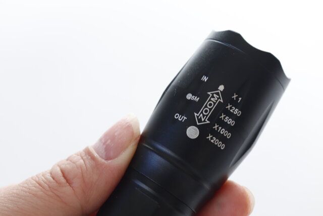 キャンドゥのLEDフラッシュライトは多機能