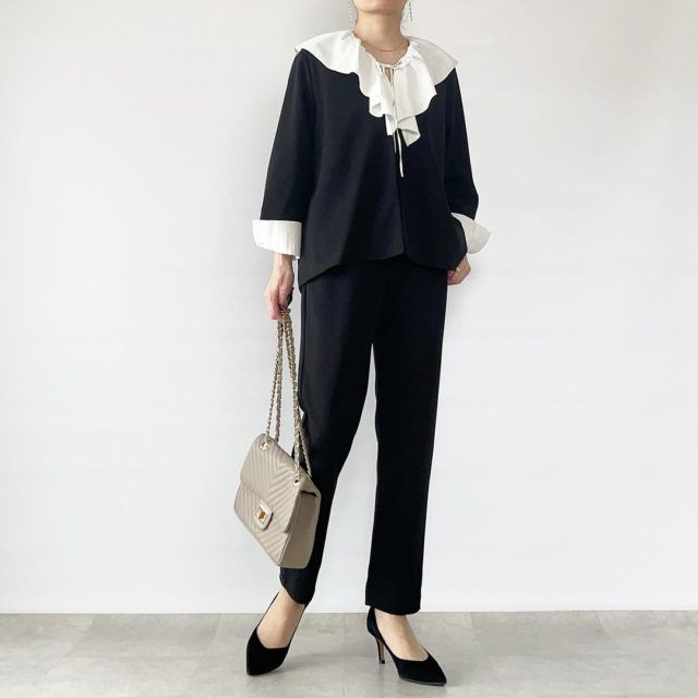 GUラッフルカラーブラウス袖口