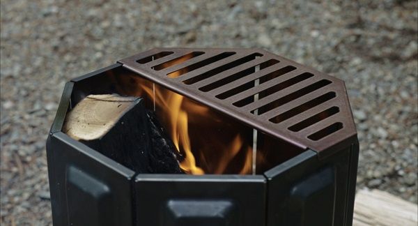 “立たせる”焚き火台とは？今までにない革新的な機能性が天才すぎた…！