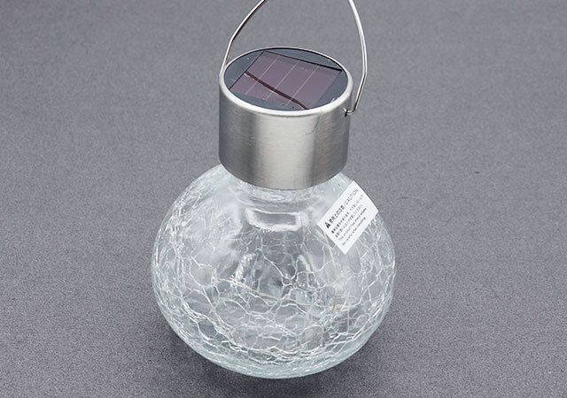 ダイソーのソーラーライト