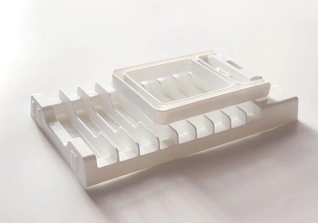 ダイソーの水切りディッシュスタンド ホワイト