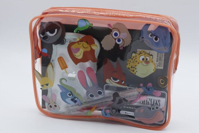 ダイソーのズートピア柄ポーチ