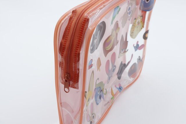 ダイソーのズートピア柄ポーチ