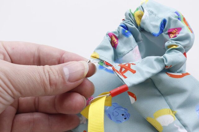 ダイソーの玉つき紐とおしの使用例