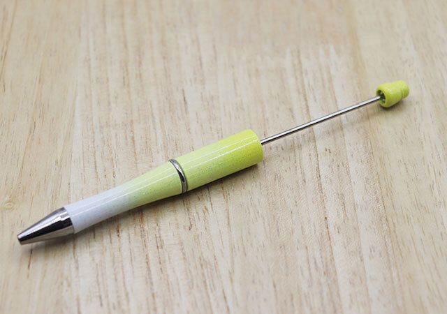 セリアのクラフト用 ビーズボールペン グラデーションのレビュー