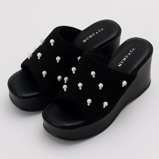 しまむらの新作黒サンダル