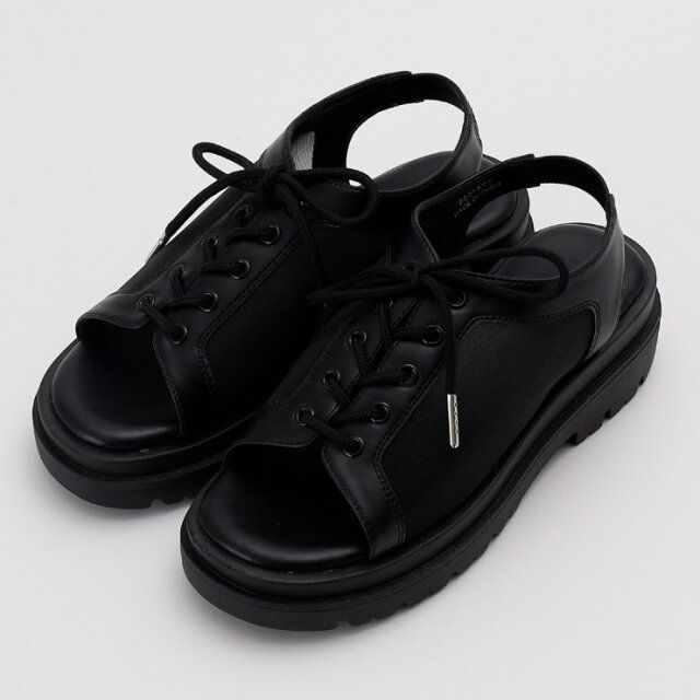 しまむらの新作黒サンダル