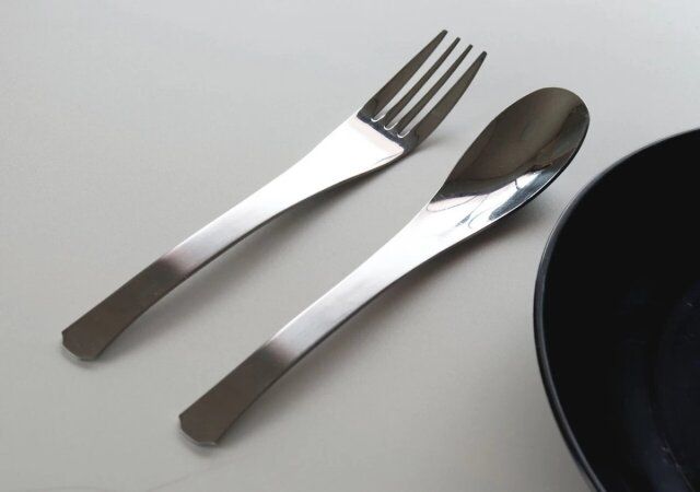 ダイソーの燕製ステンレススプーンとステンレスフォーク