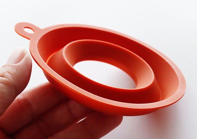 こぼさず注げる畳める大口径シリコーンジョウゴの折り畳み時