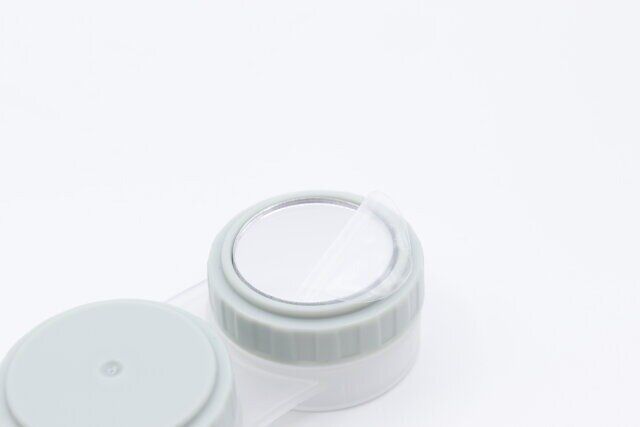 コンタクトケース（ミラー付）の使い方