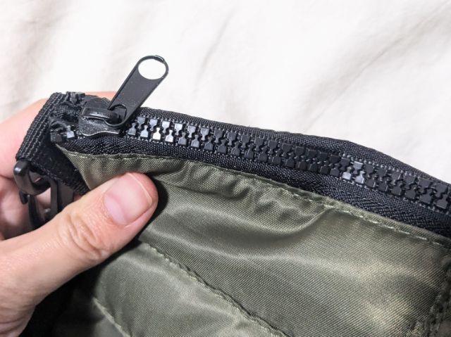 バッグのファスナー