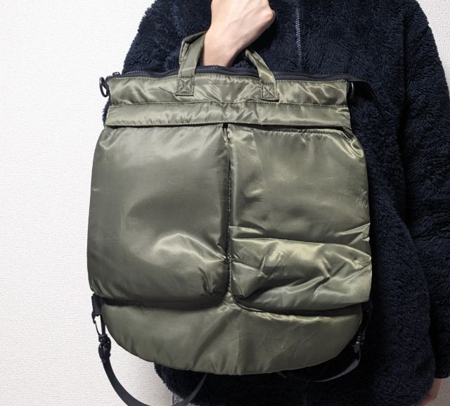 手提げタイプのバッグ