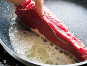 手頃なお肉もごちそうに！ おいしい「ビーフステーキ」を焼くためのポイント【最新号からちょっと見せ】の画像4