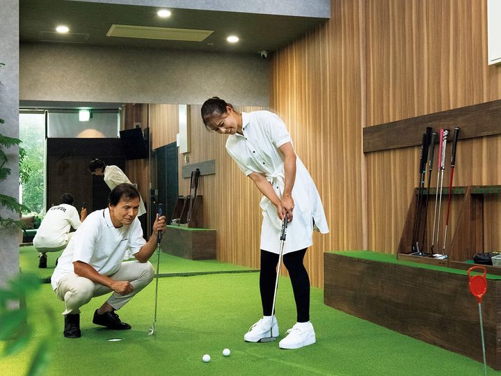 モデル・阿部桃子、リポーター・阿部祐二