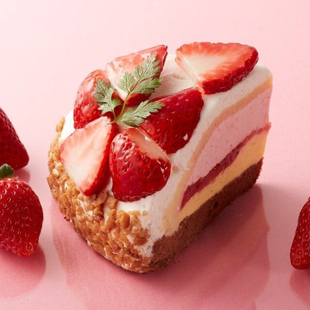 シャトレーゼのフルーツボンブケーキ 苺