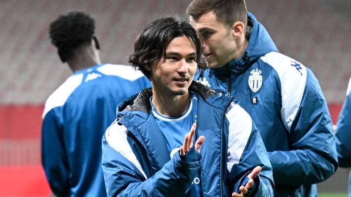 モナコ南野拓実、“キャビア”アシスト！脛を削った宿敵主将は一発退場…試合後には包帯も