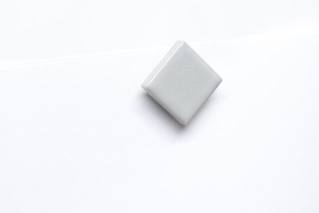 100均ダイソーのおしゃれなマグネットタイル