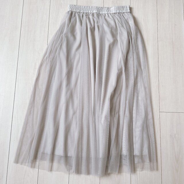 ふんわり可愛いGUのナチュラルチュールロングスカート