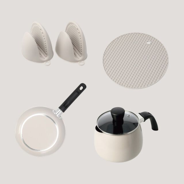 ニトリ デコホームのモカカラーのキッチングッズ