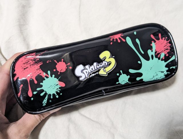 ペンケースの背面