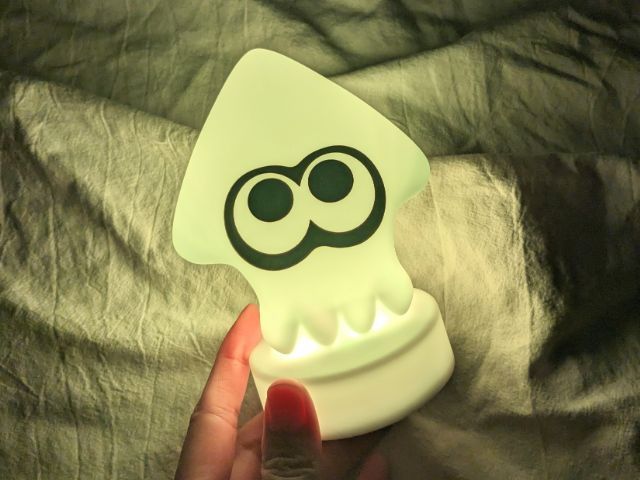 スプラトゥーンのイカライトが光る