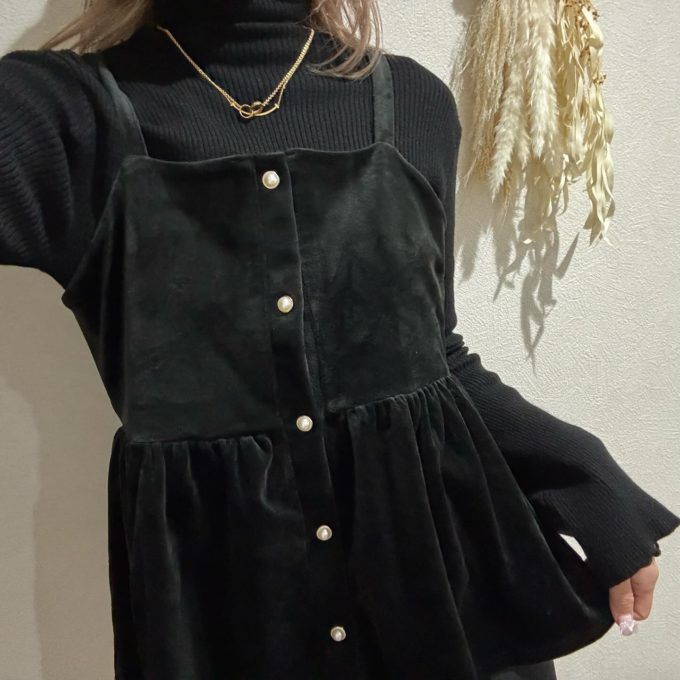 しまむらの「ベロアビスチェ」