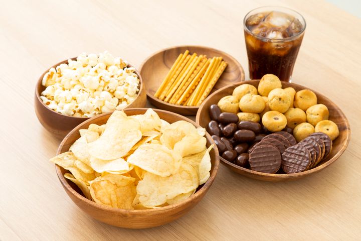 「仕事中の間食に関するアンケート」の結果は…