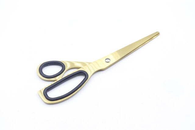 ダイソーのチタンコーティングハサミ（20cm）