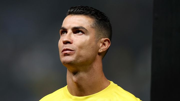 ロナウド、準優勝メダルを放り投げる…“宿敵”キッズファンへのプレゼントだった