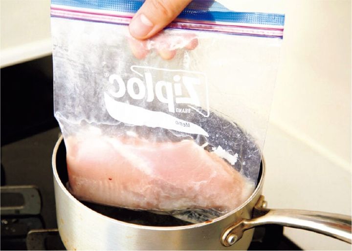 4 熱湯に入れる