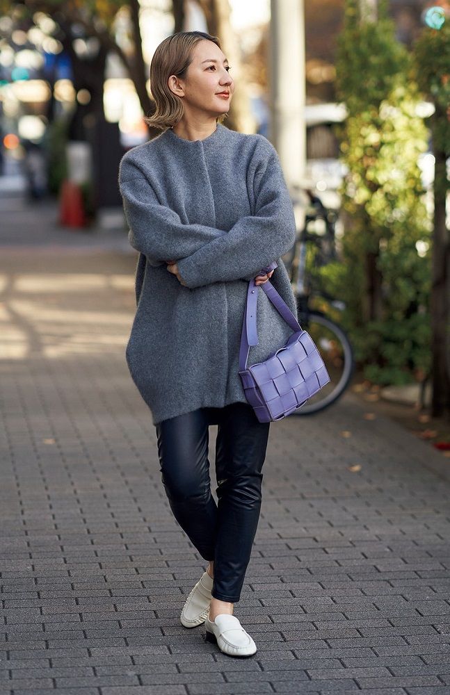 エレンディーク 渡辺由香さん スナップ エレンディークのニット ボッテガ・ヴェネタのバッグ