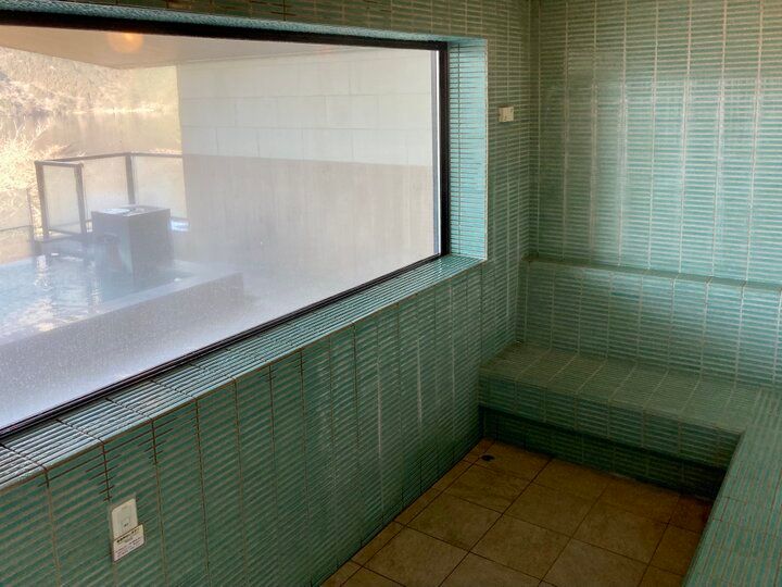 芦ノ湖と富士山を眺めてリフレッシュ♪ 箱根の絶景日帰り温泉「龍宮殿本館」で何もしない贅沢なひとときを