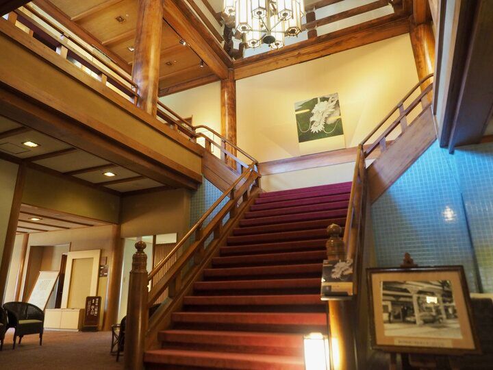 芦ノ湖と富士山を眺めてリフレッシュ♪ 箱根の絶景日帰り温泉「龍宮殿本館」で何もしない贅沢なひとときを