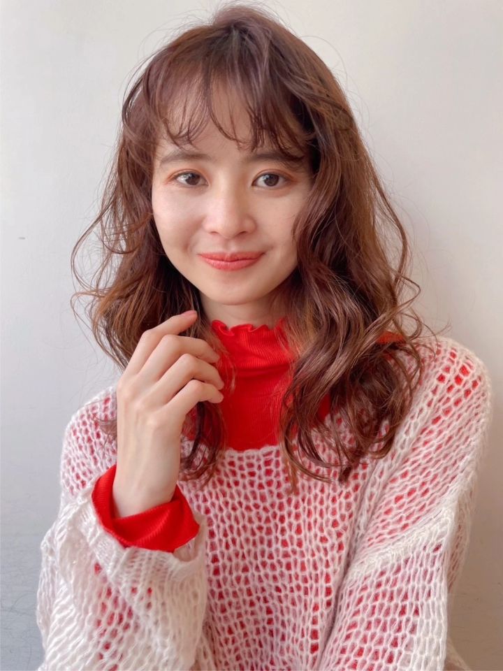 ミディアム ヘア 髪型 ヘアスタイル 前髪あり ヘアカラー グレーベージュ