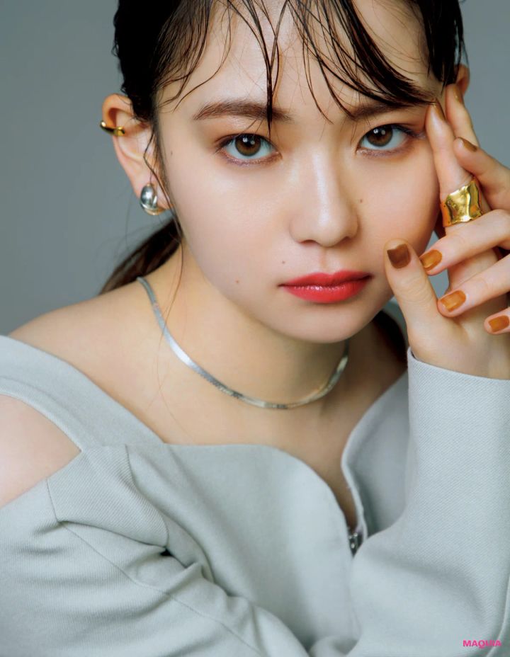 山田杏奈さんの春メイク。大人のピンク、ドラマティックな赤リップ、2つの表情を披露！_6