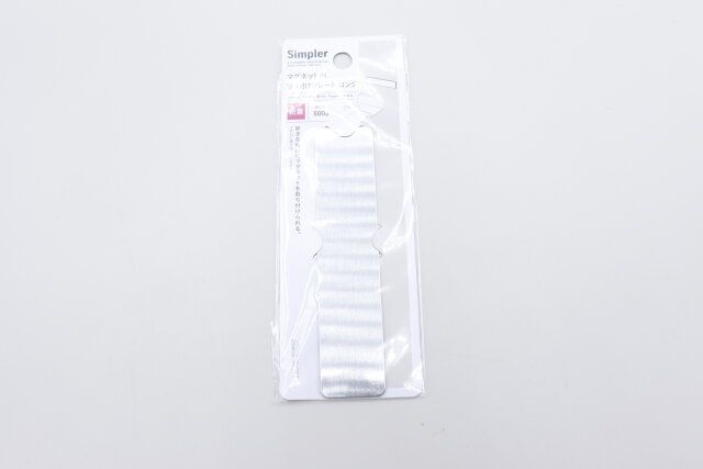 セリアのマグネット用取り付けプレート ロングのパッケージ