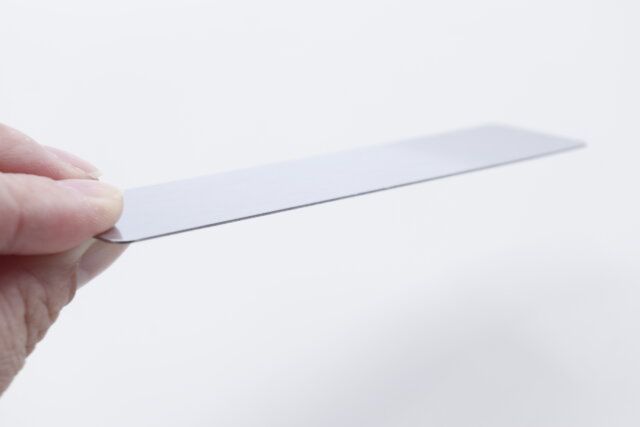 セリアのマグネット用取り付けプレート ロング