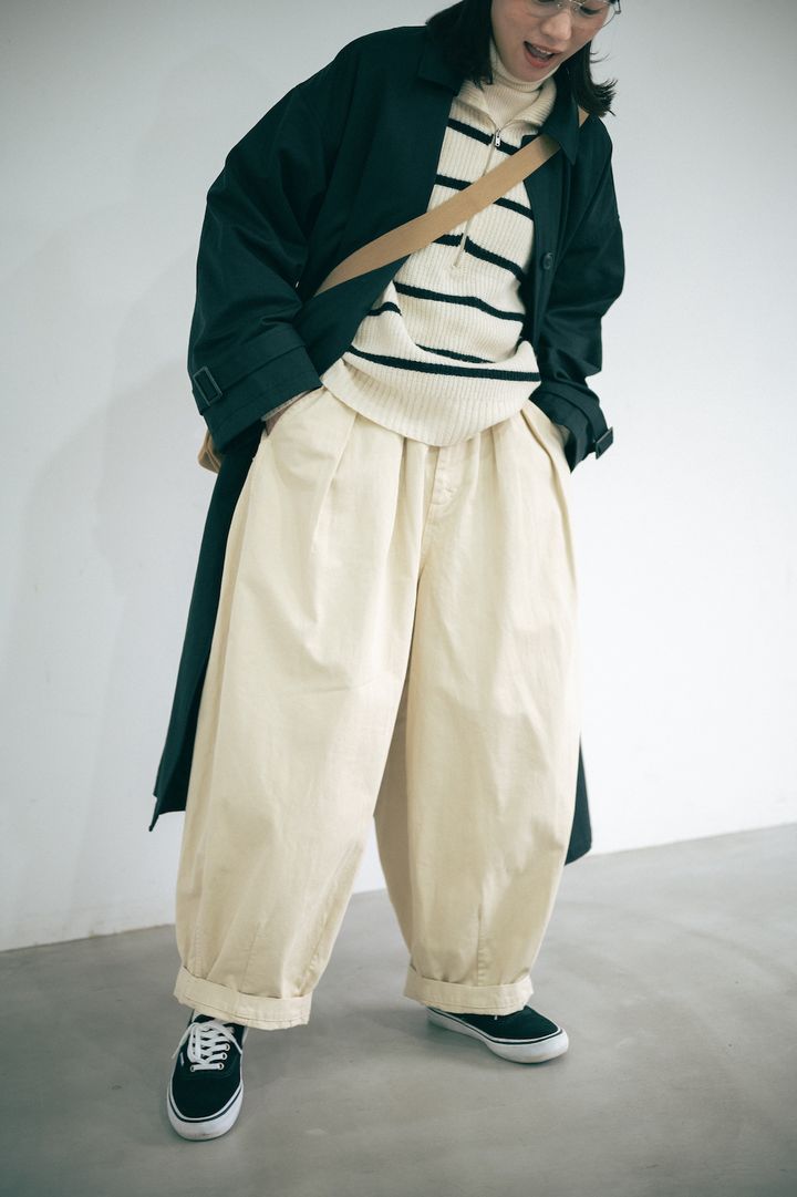 真冬こそ“白パンツ”で抜け感を！お手本着こなし2選【FUDGE FRIEND おしゃれさんの毎日コーディネート】