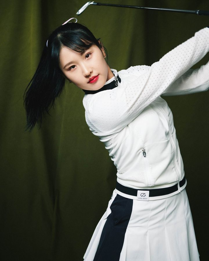 「今シーズンより…」リ・ハナ、契約の更新を報告！