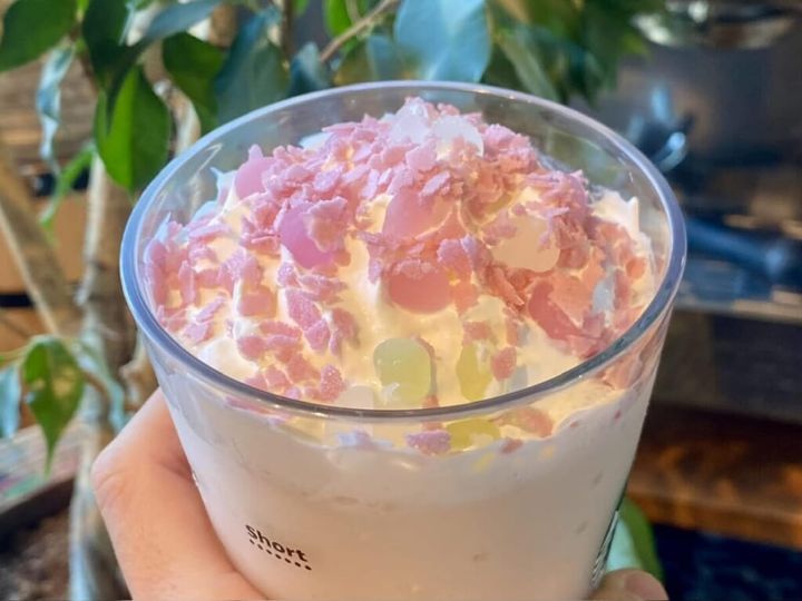 「花見だんご フラペチーノ(R)」スタバ団子